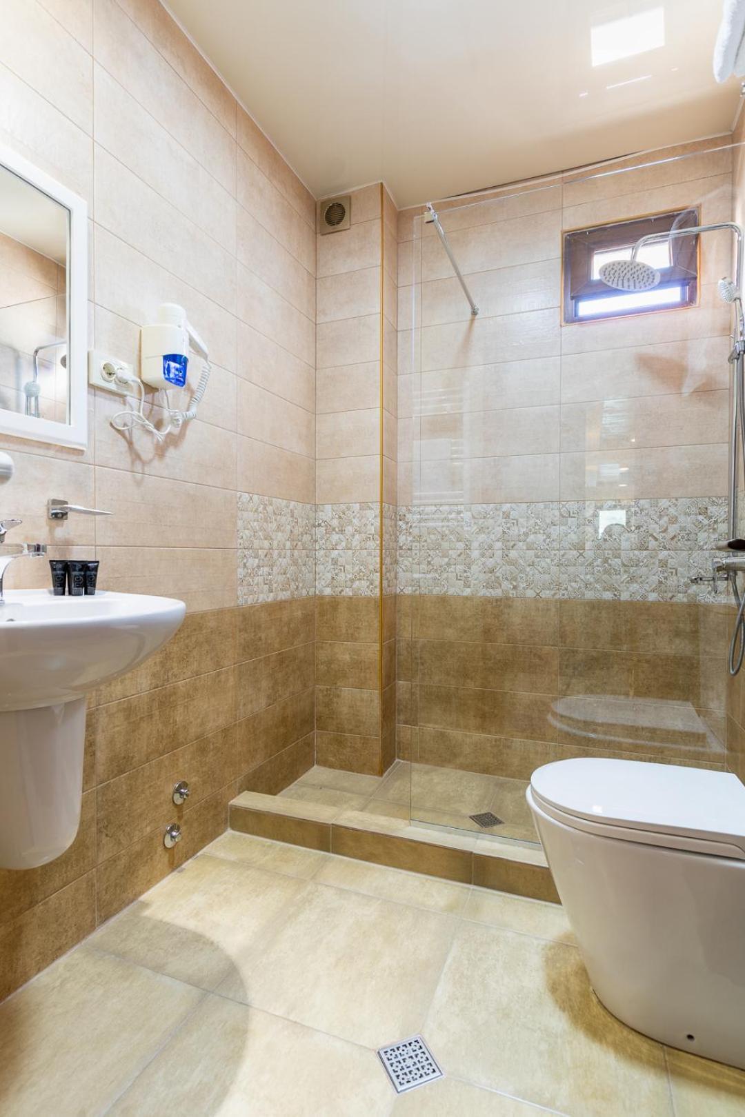 Hotel Gold Tower Mestia Zewnętrze zdjęcie